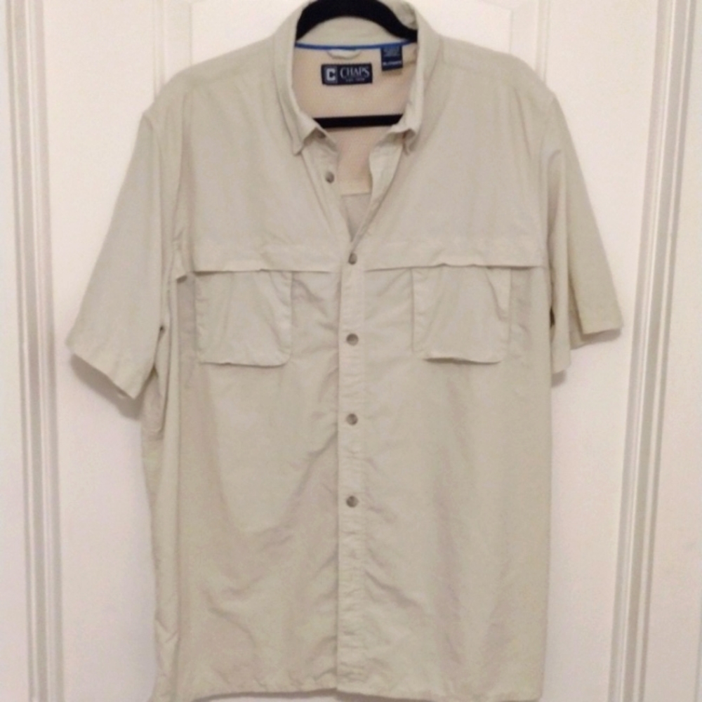 Men's Chaps short sleeve shirt XL very light weight, very good condition!
